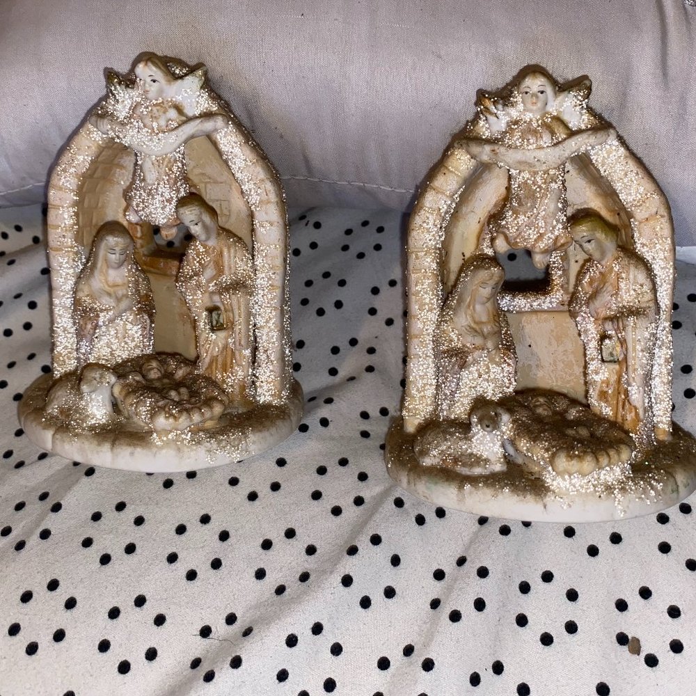 Figurines